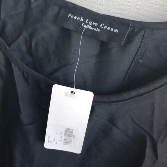 Brand new Aztec print top with back cutout - Picture 4 of 4